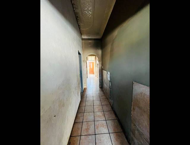 8 BEDROOM HOUSE FOR SALE IN GEDULD